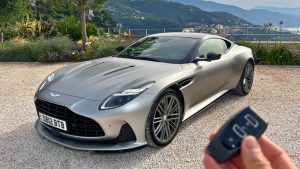 Aston Martin DB12 2024
