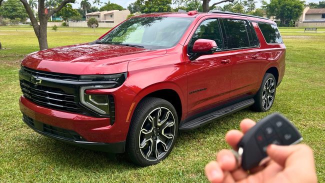 Chevrolet Suburban RST 2025 Chevrolet Suburban RST 2025