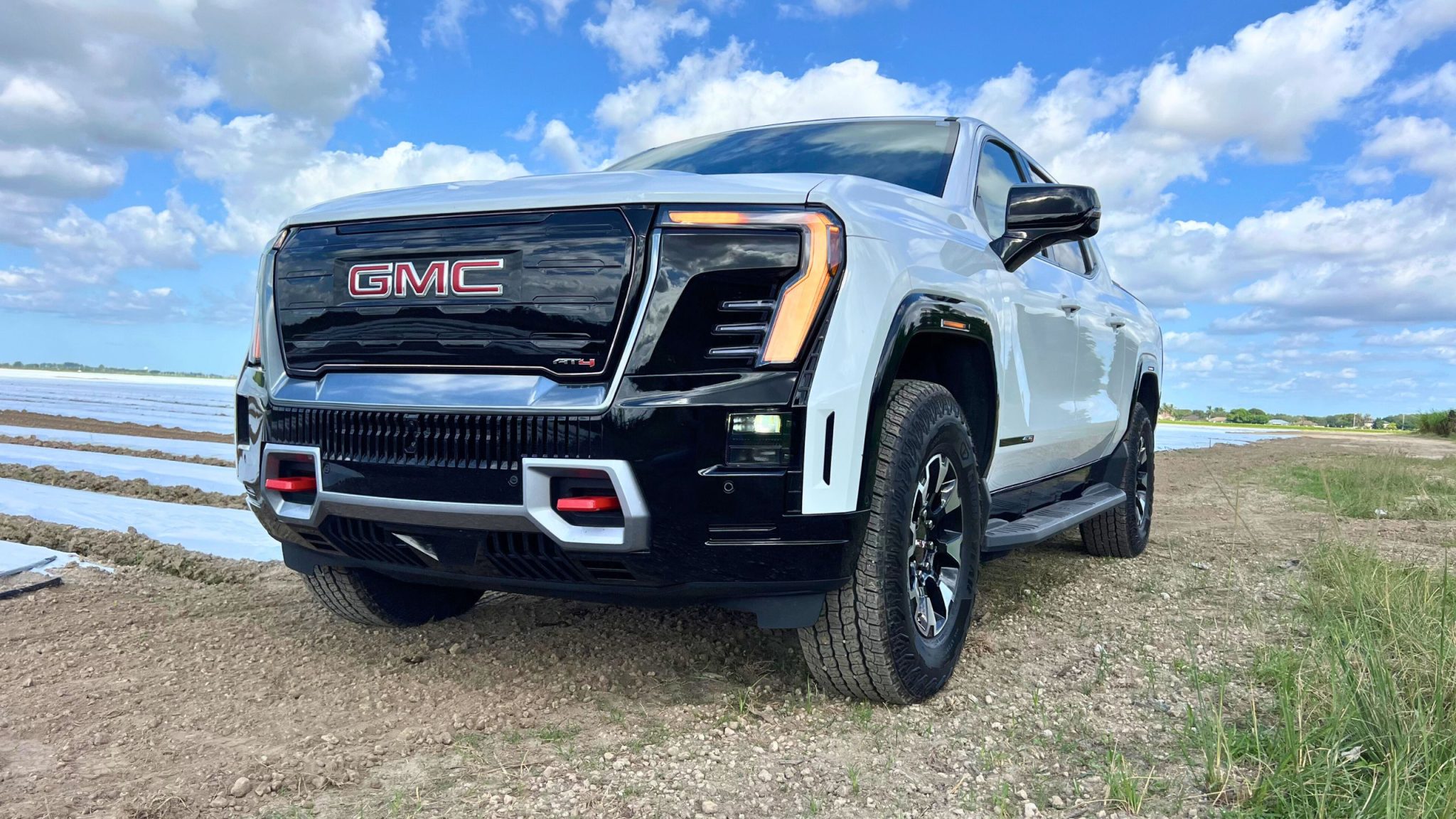 GMC Sierra EV AT4 2026