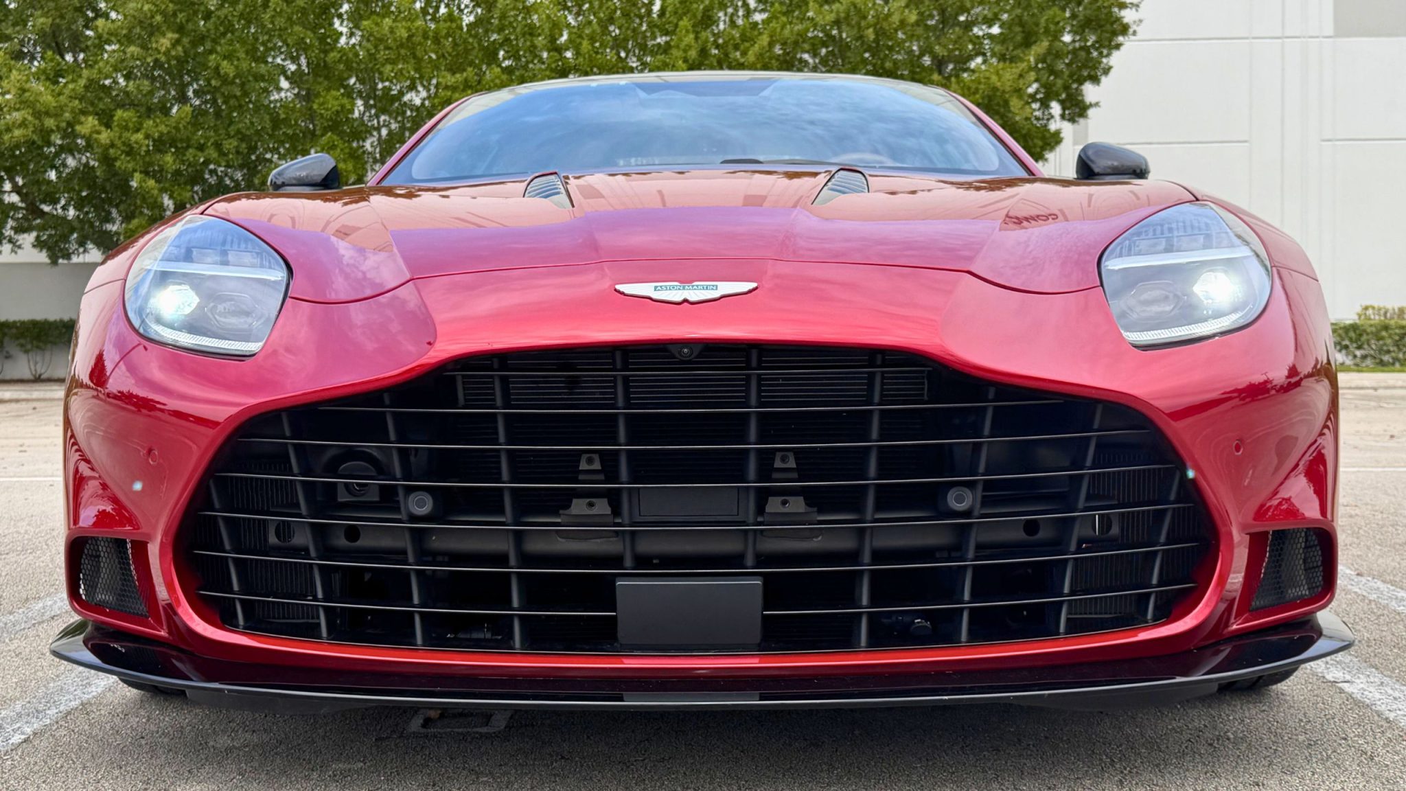 Aston Martin Vanquish 2025