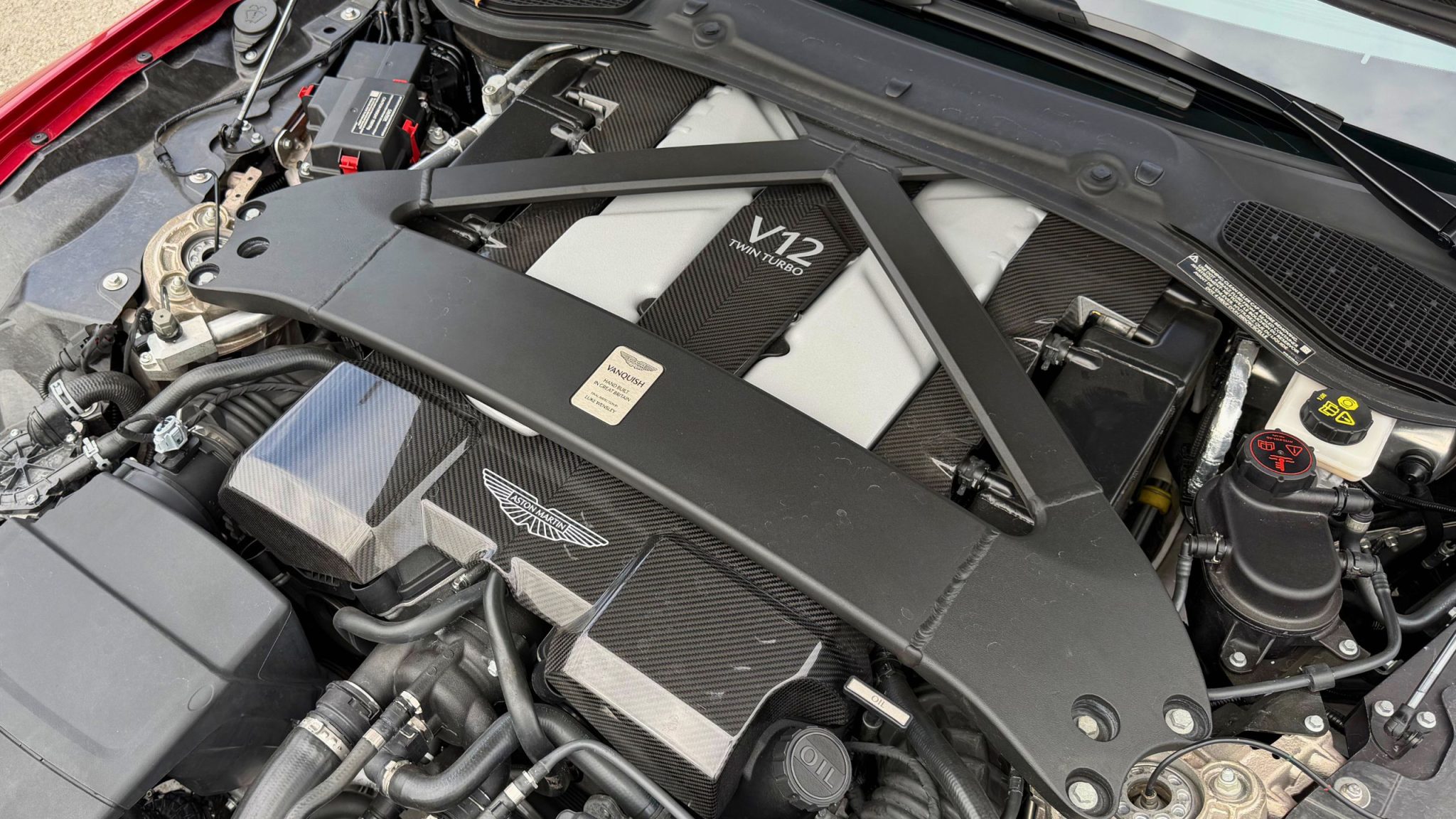 Aston Martin Vanquish 2025