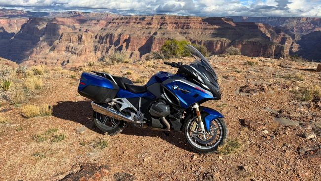 BMW R1250 RT @ Gran Canyon West BMW R1250 RT @ Gran Canyon West