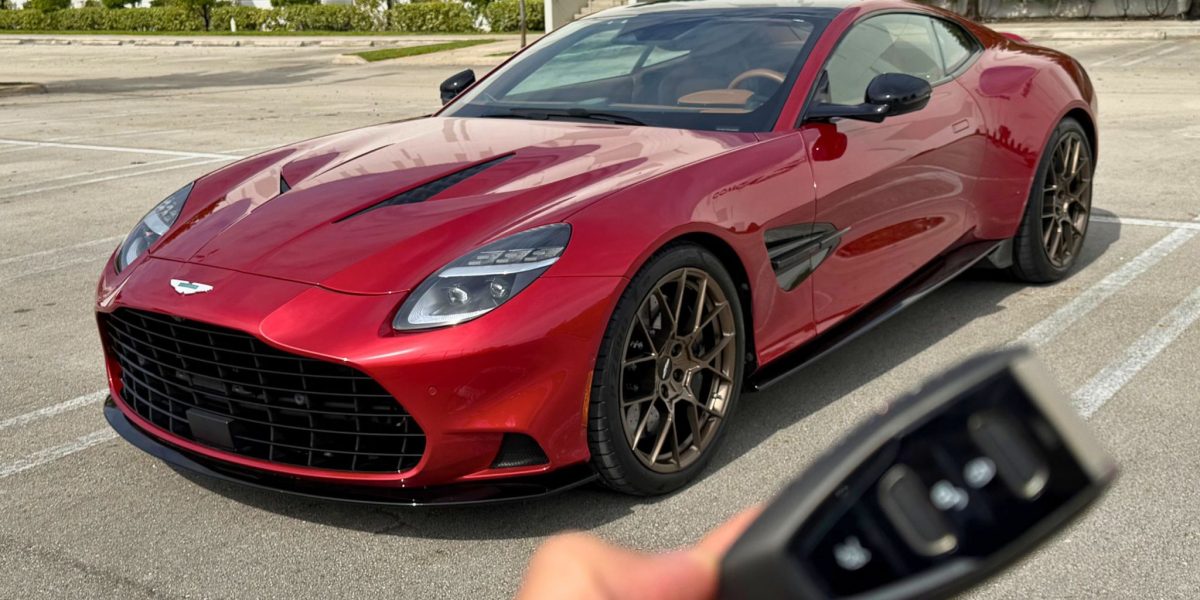 Aston Martin Vanquish 2025