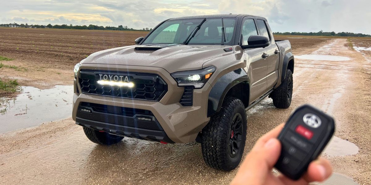 Toyota Tacoma Hybrid TRD Pro 2025